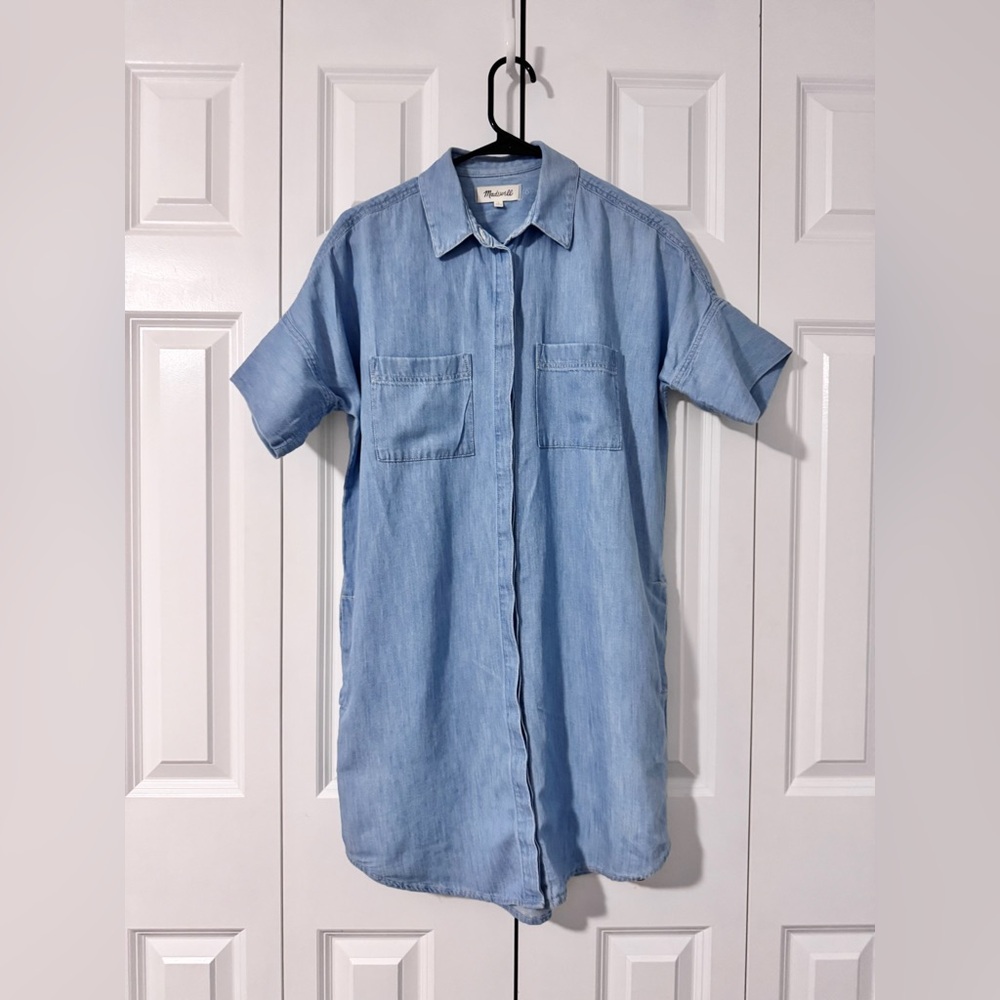 Madewell Light Blue Casual Button Down Shirt